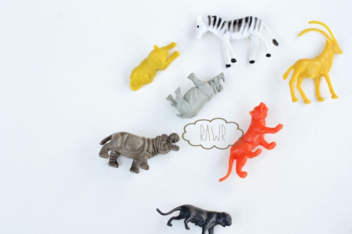gold animal cake toppers - plastic animals | via oneyounglove.com